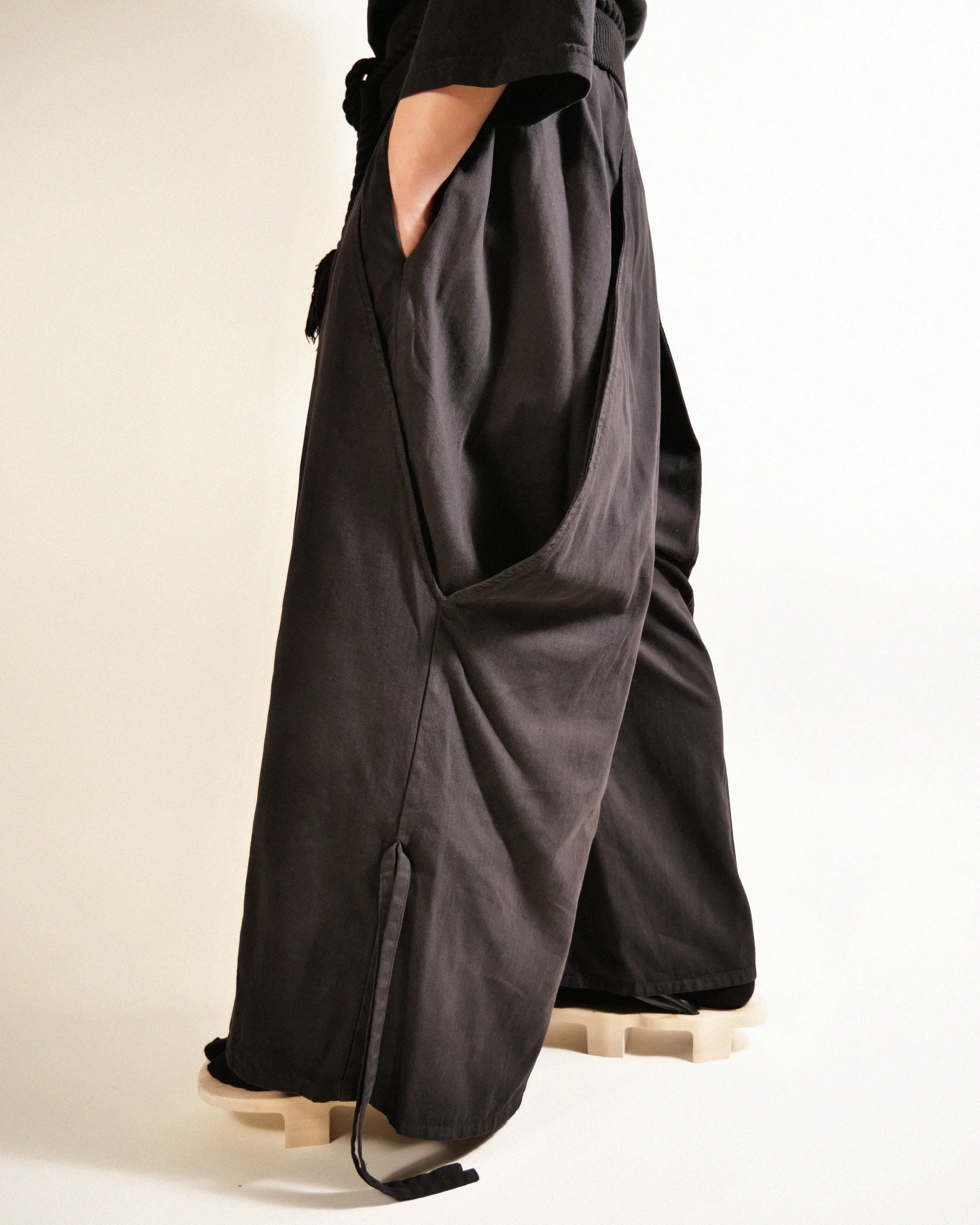 Prospectiveflow TATSUMA BLACK袴 ジョガーパンツ